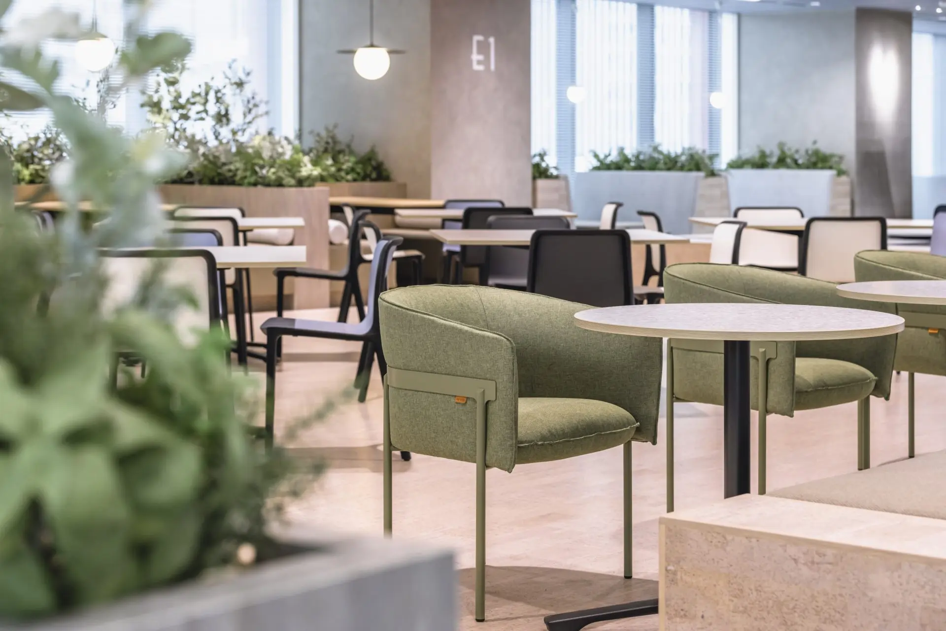 企業と個人、双方の成長を育む有機的なオフィス